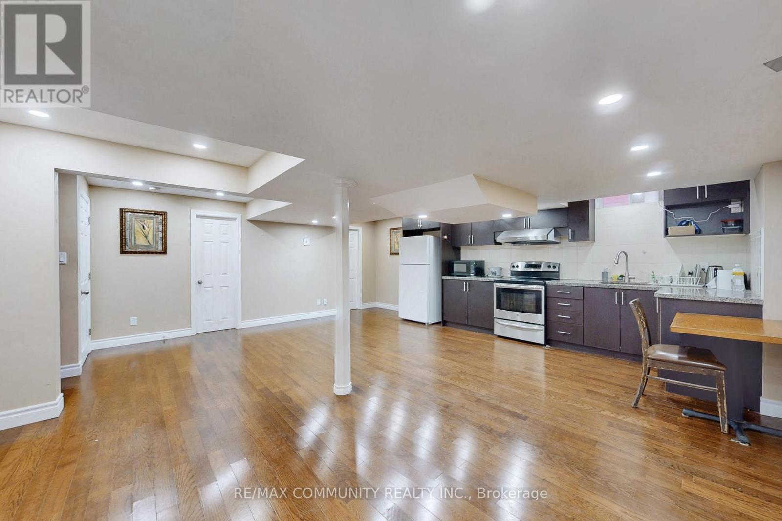 10 Oxfordshire Street, Markham, ON - Indoor