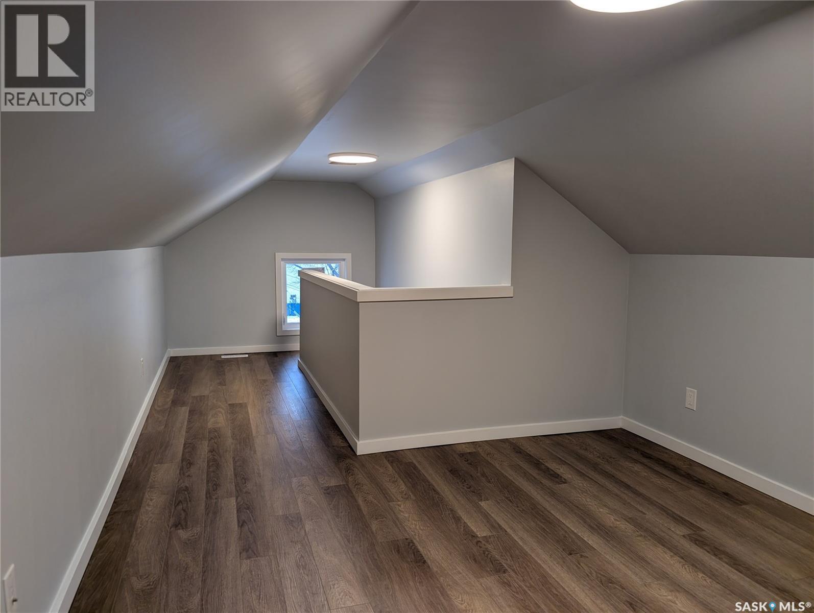 102 32Nd Street W, Saskatoon, SK - Indoor Photo Showing Other Room