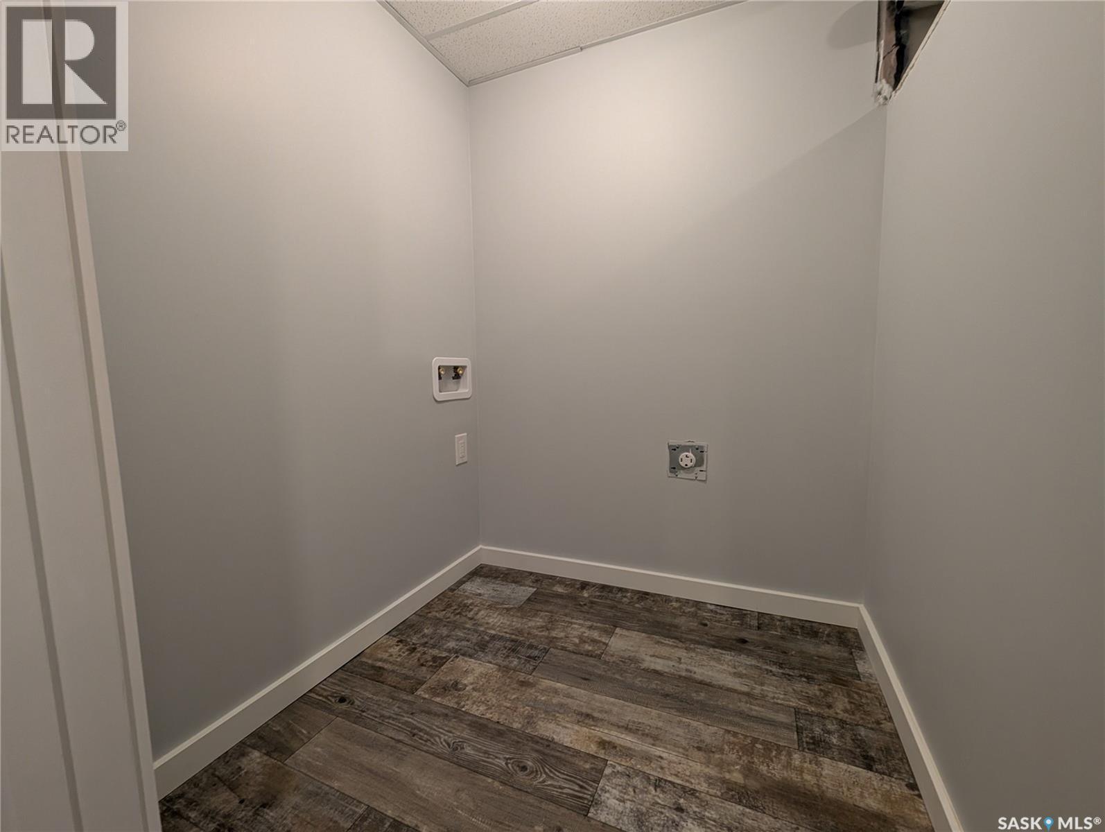 102 32Nd Street W, Saskatoon, SK - Indoor Photo Showing Other Room