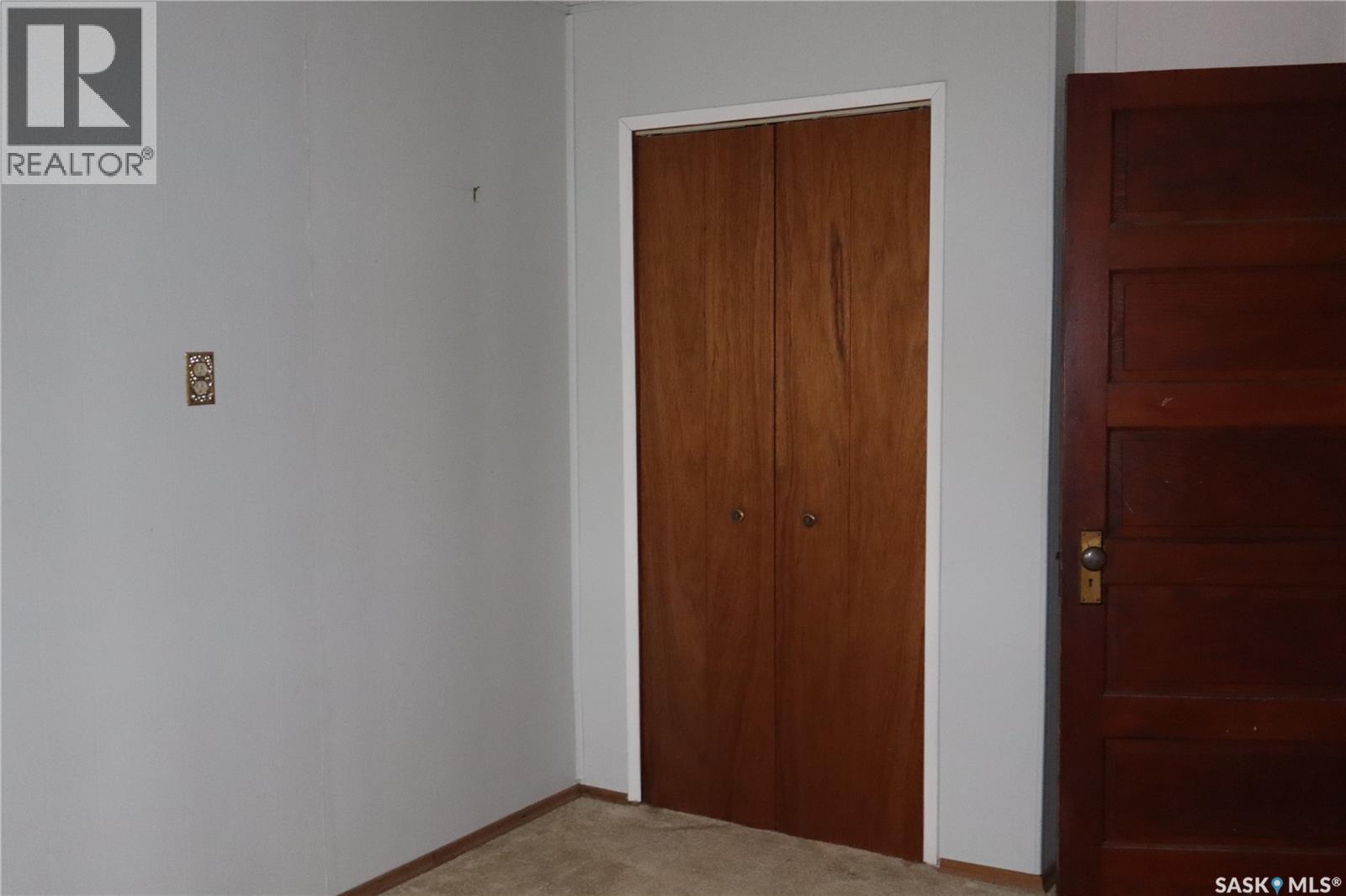 102 1St Avenue E, Coronach, SK - Indoor Photo Showing Other Room