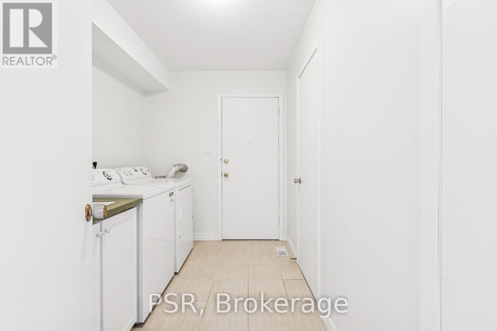 27 Gloxinia Crescent, Toronto, ON - Indoor Photo Showing Laundry Room