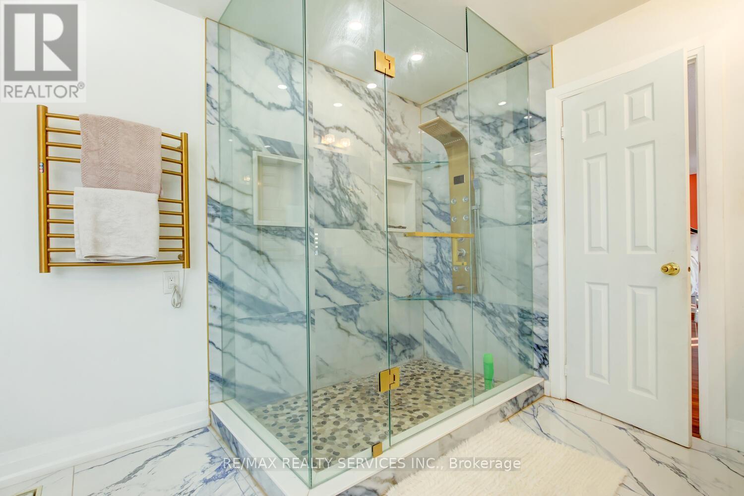 38 Cape Dorset Crescent, Brampton, ON - Indoor Photo Showing Bathroom