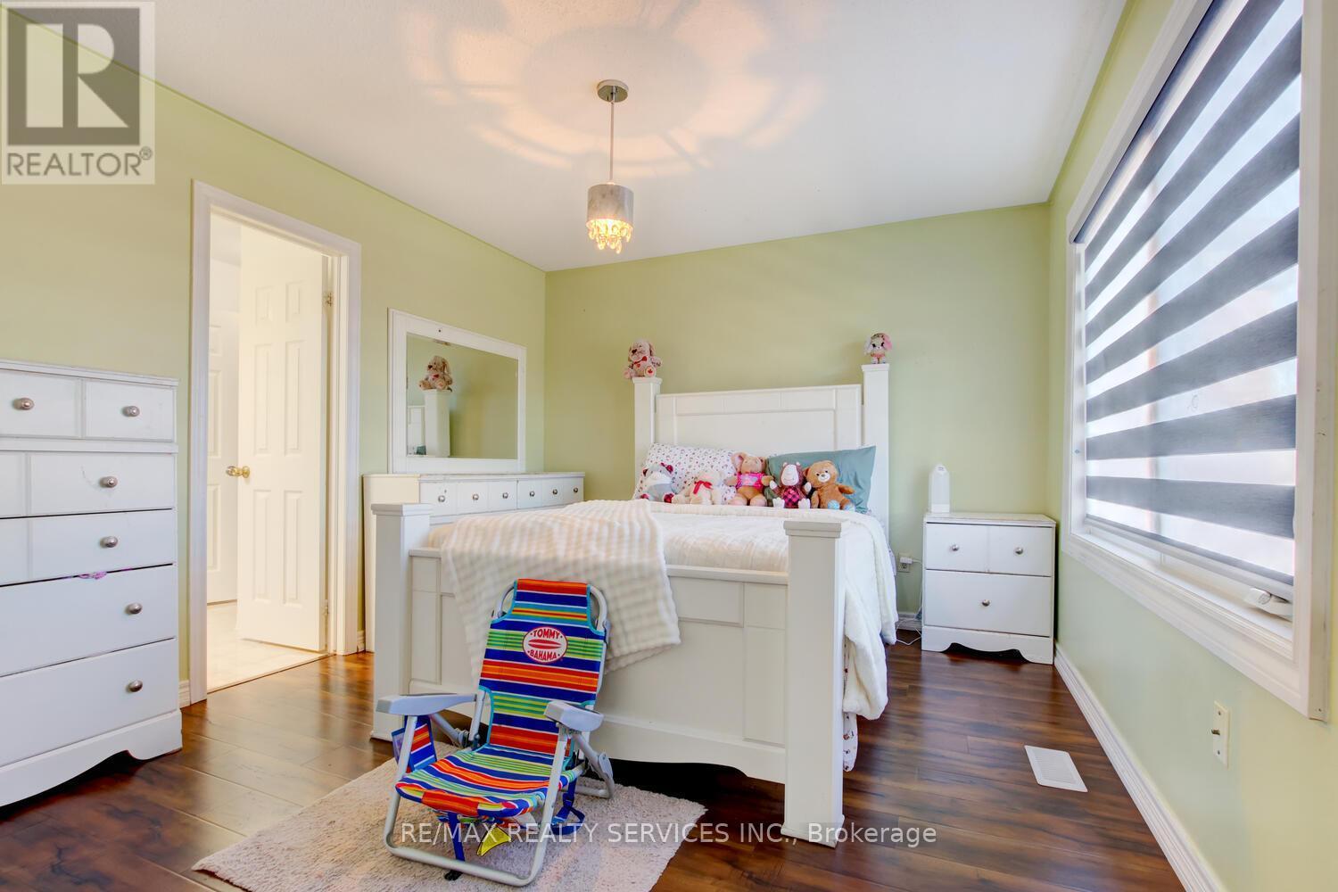 38 Cape Dorset Crescent, Brampton, ON - Indoor Photo Showing Bedroom
