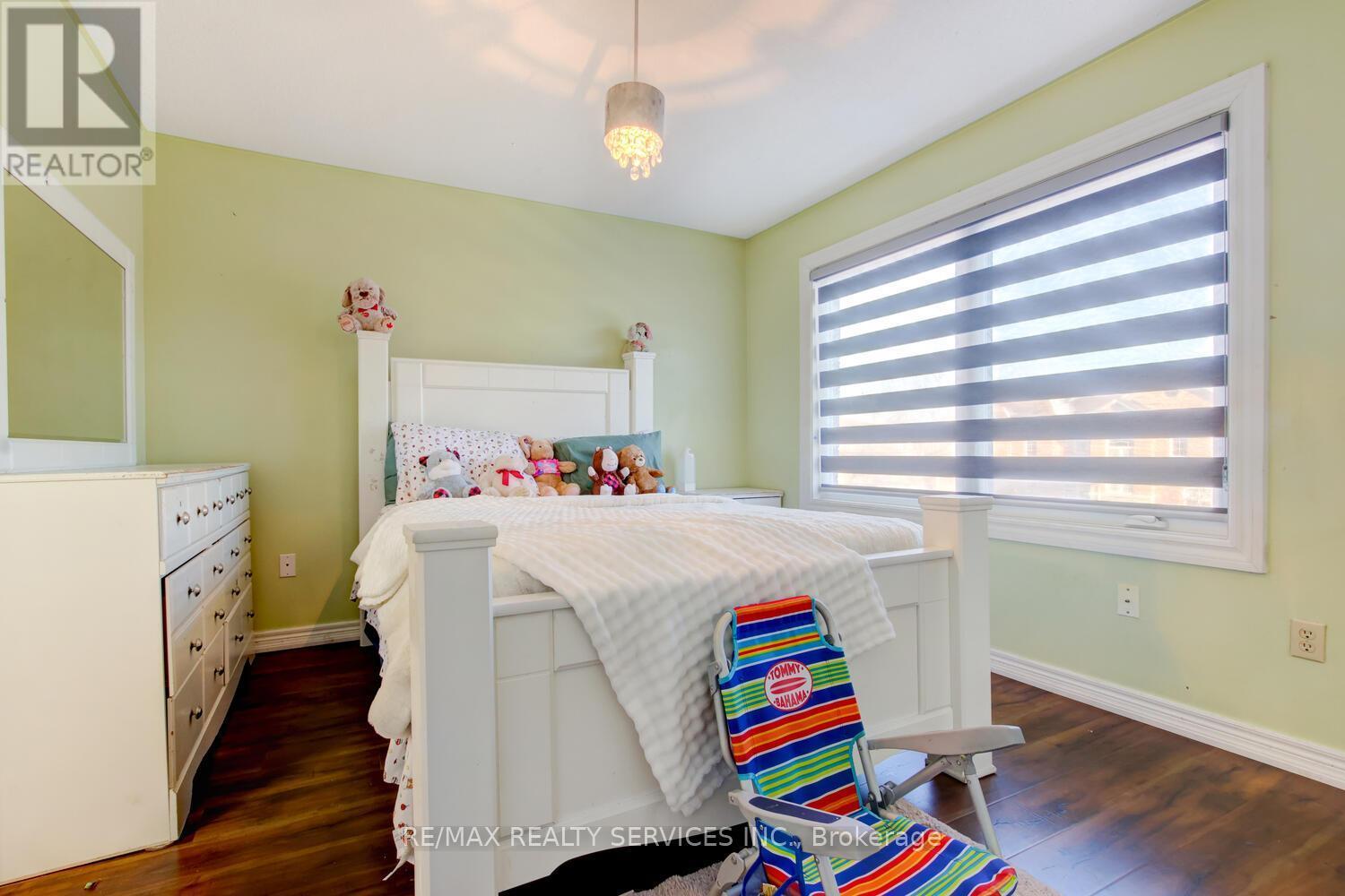 38 Cape Dorset Crescent, Brampton, ON - Indoor Photo Showing Bedroom