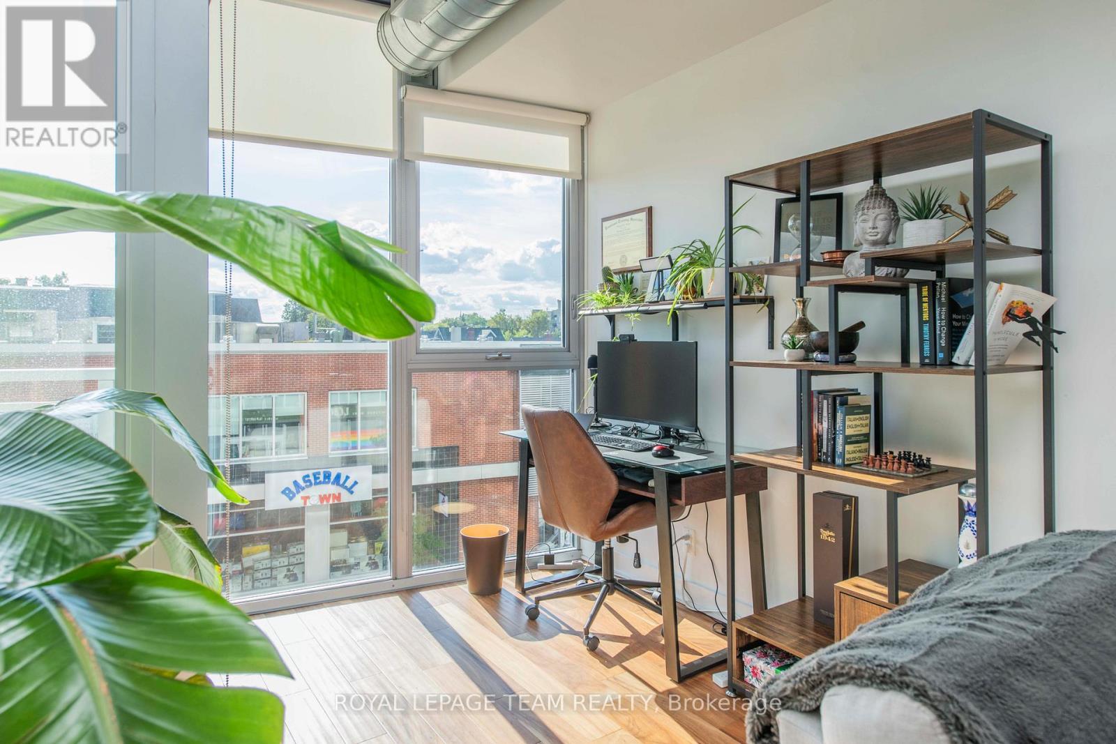 306 - 360 Mcleod Street, Ottawa, ON - Indoor