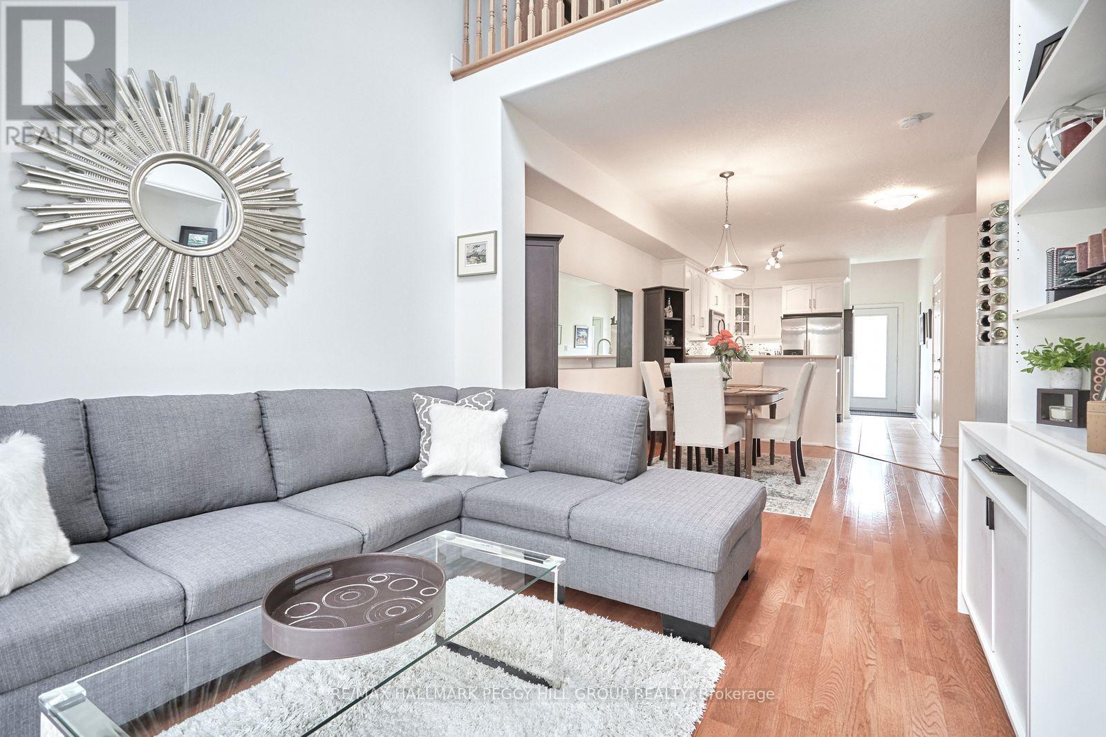 11 - 125 Huronia Road, Barrie, ON - Indoor Photo Showing Living Room