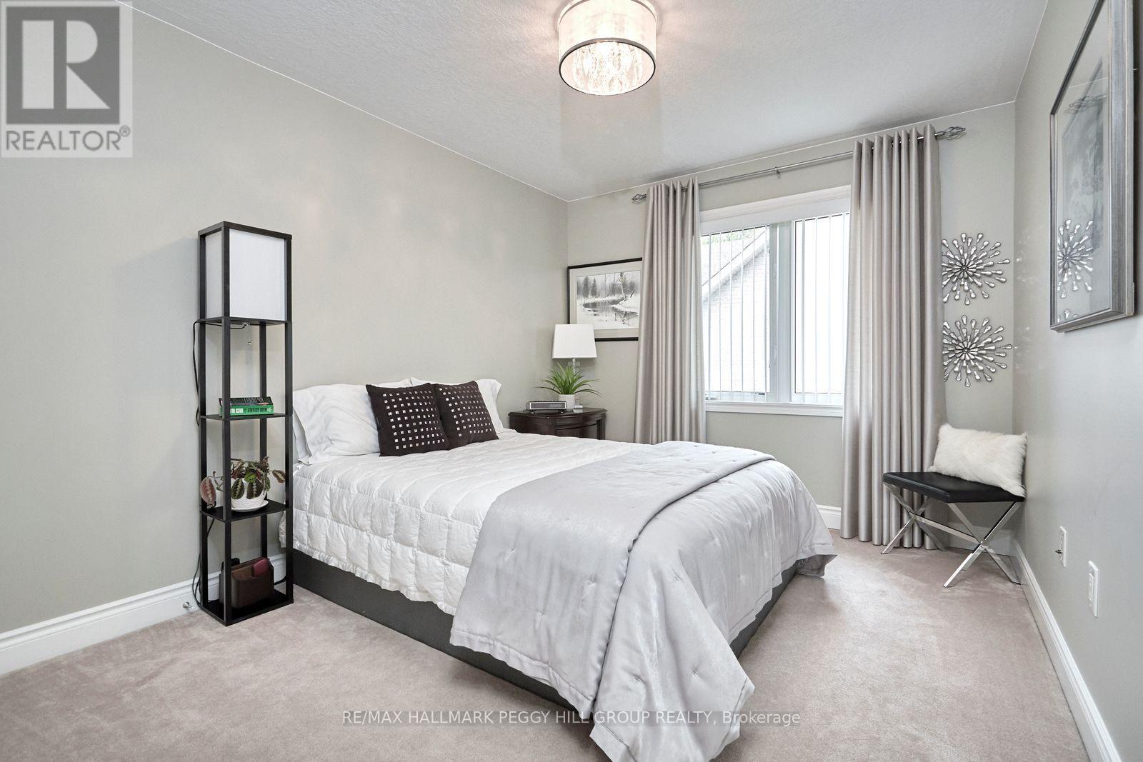 11 - 125 Huronia Road, Barrie, ON - Indoor Photo Showing Bedroom