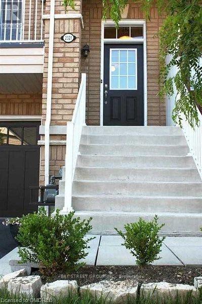 2321 Saddlecreek Crescent, Oakville, ON - Outdoor