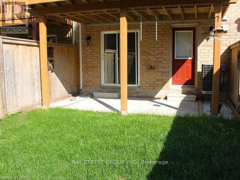 2321 Saddlecreek Crescent, Oakville, ON - Outdoor