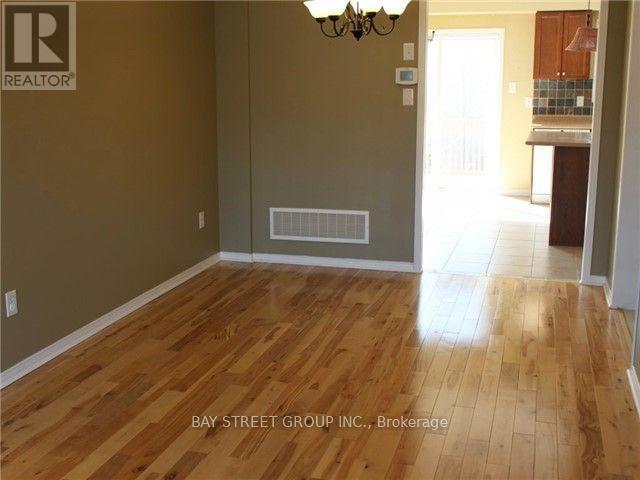 2321 Saddlecreek Crescent, Oakville, ON - Indoor Photo Showing Other Room