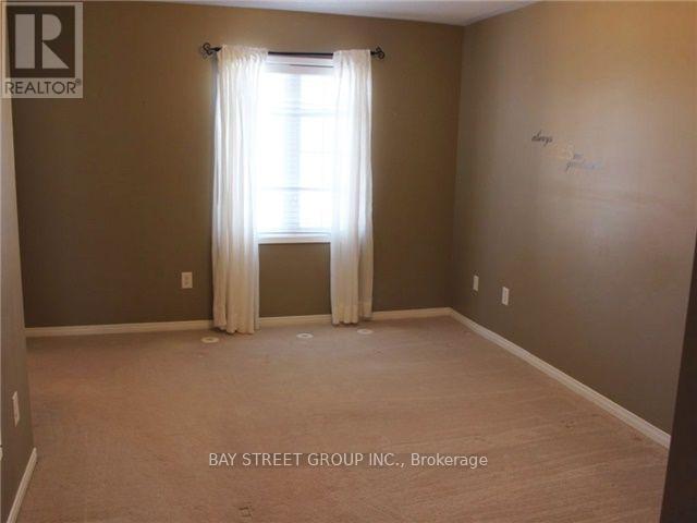 2321 Saddlecreek Crescent, Oakville, ON - Indoor Photo Showing Other Room