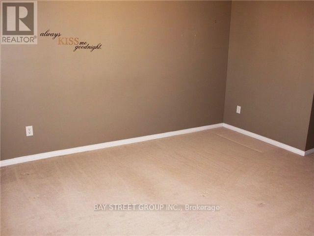 2321 Saddlecreek Crescent, Oakville, ON - Indoor Photo Showing Other Room