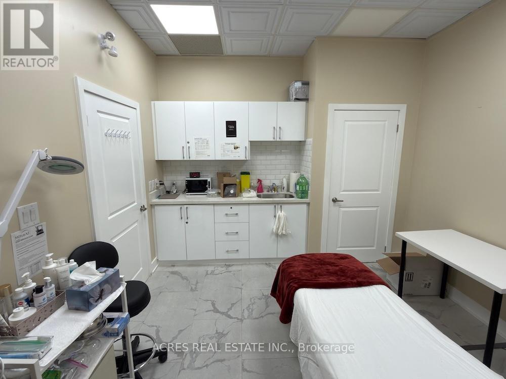 10 - 860 North Park Drive, Brampton, ON