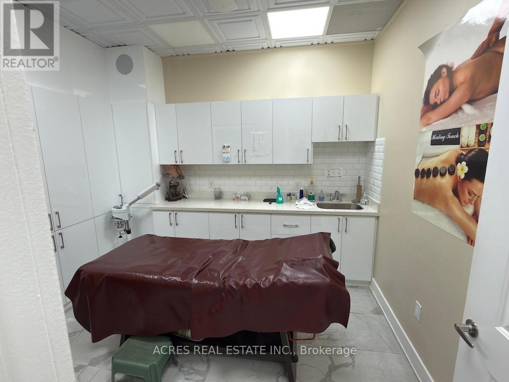 10 - 860 North Park Drive, Brampton, ON