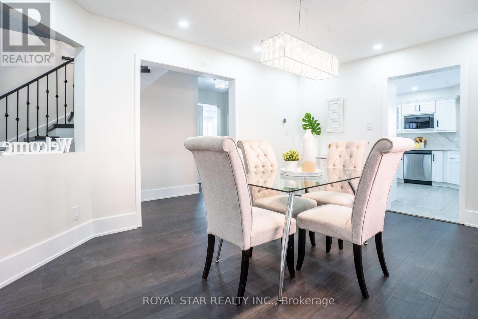 22 Livingston Drive, Caledon, ON - Indoor Photo Showing Dining Room