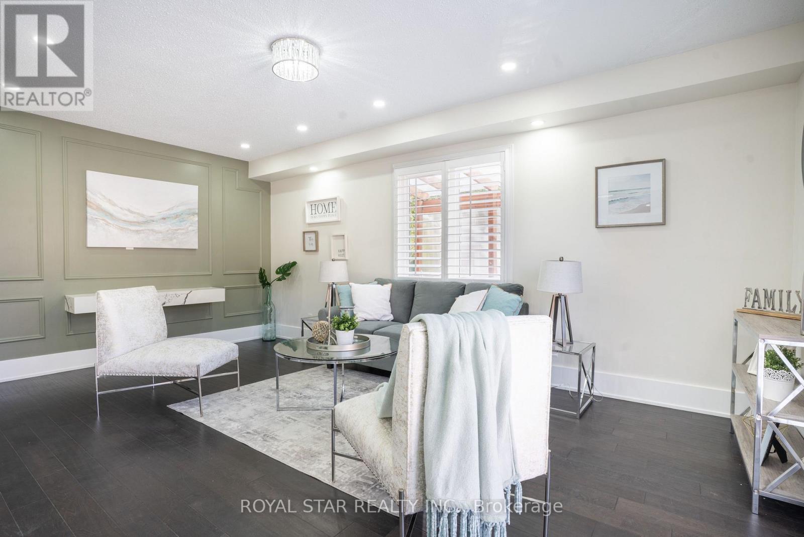 22 Livingston Drive, Caledon, ON - Indoor Photo Showing Other Room