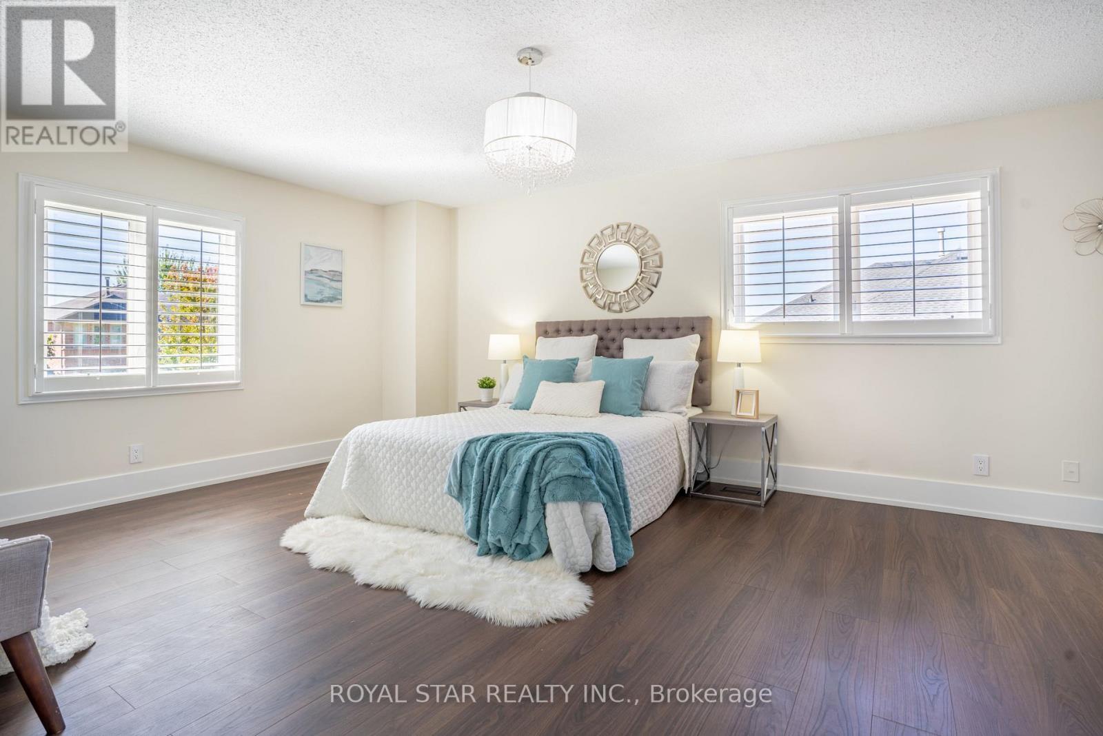 22 Livingston Drive, Caledon, ON - Indoor Photo Showing Bedroom