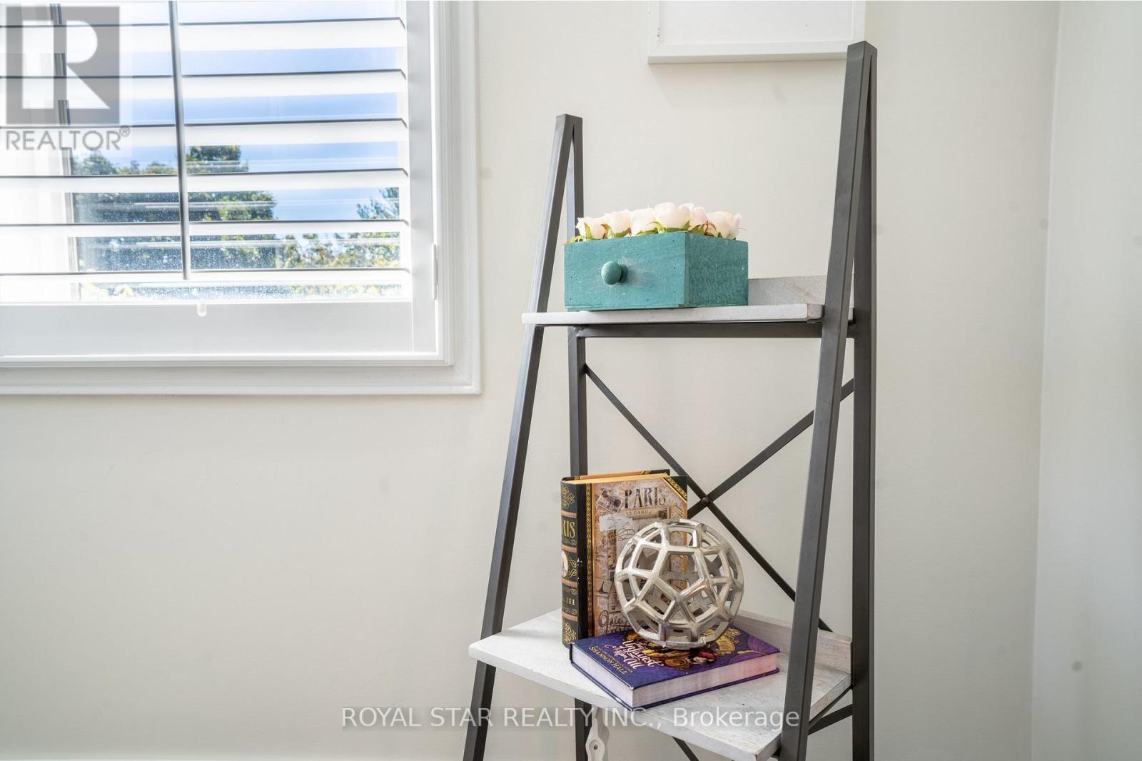 22 Livingston Drive, Caledon, ON - Indoor Photo Showing Other Room