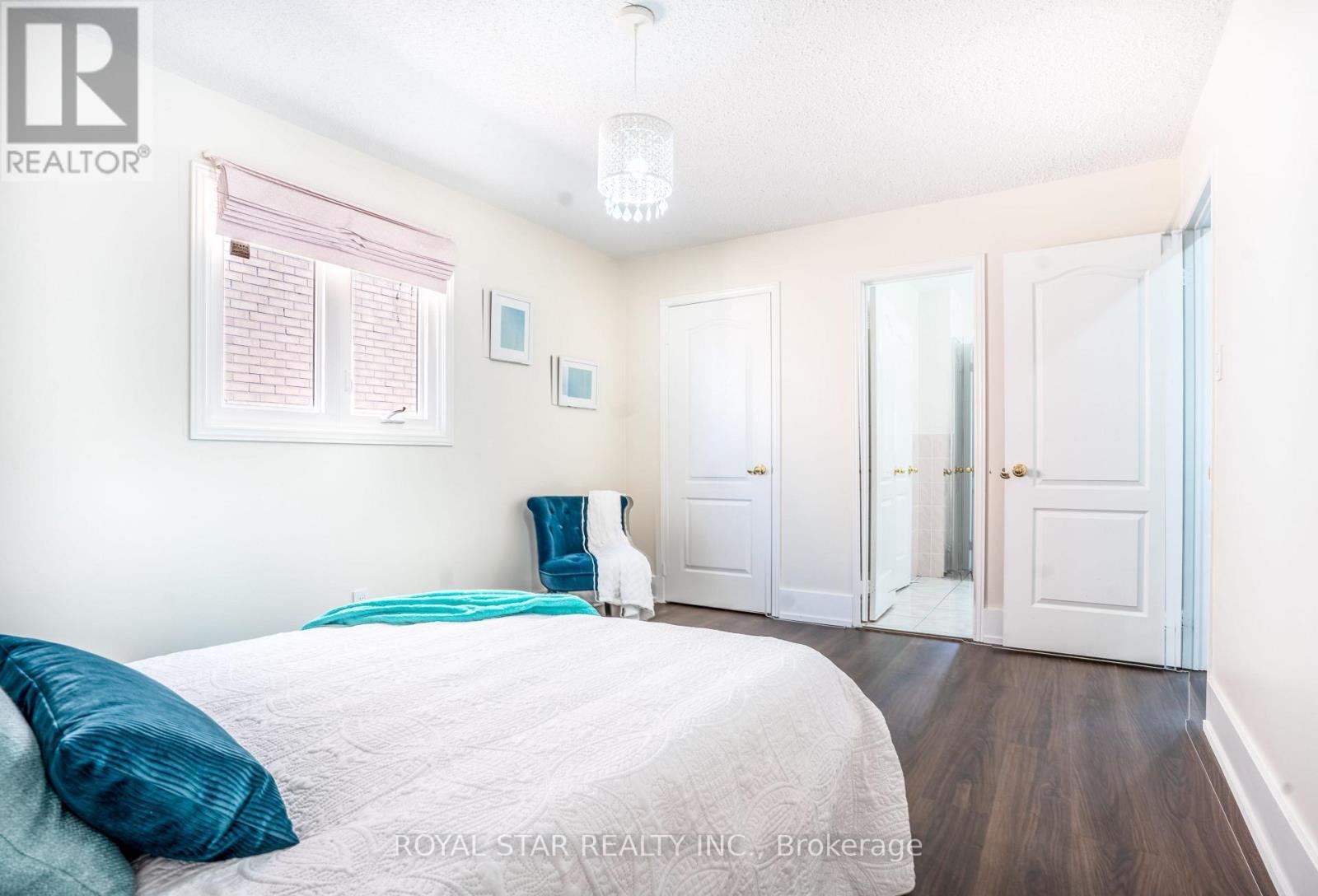 22 Livingston Drive, Caledon, ON - Indoor Photo Showing Bedroom