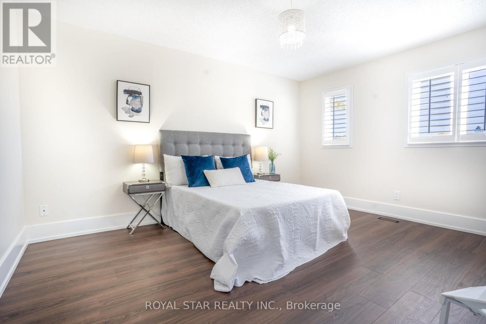 22 Livingston Drive, Caledon, ON - Indoor Photo Showing Bedroom