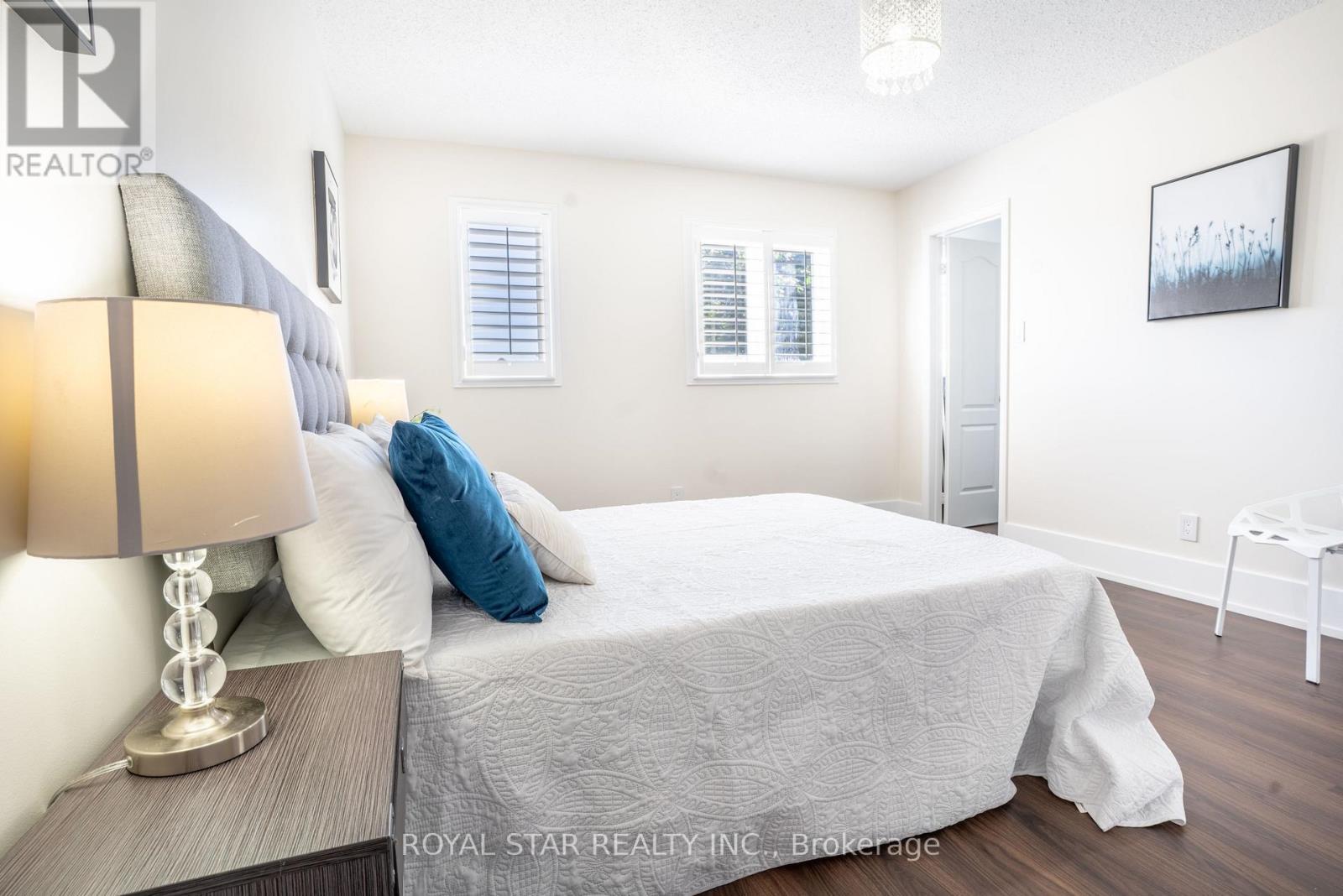 22 Livingston Drive, Caledon, ON - Indoor Photo Showing Bedroom
