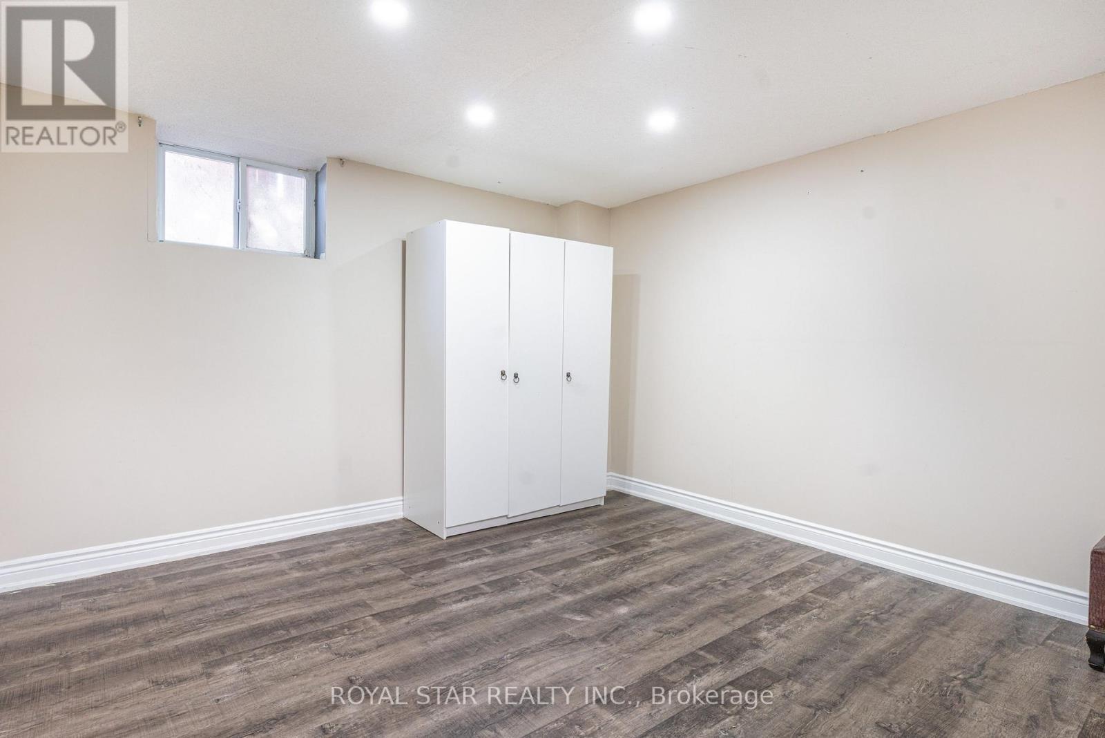 22 Livingston Drive, Caledon, ON - Indoor Photo Showing Other Room