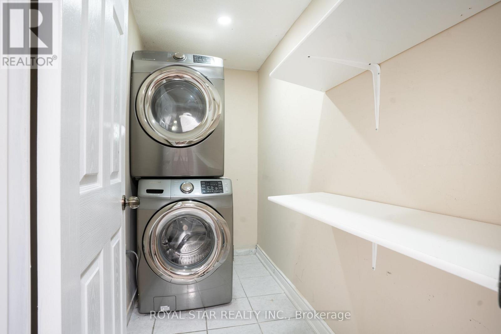 22 Livingston Drive, Caledon, ON - Indoor Photo Showing Laundry Room