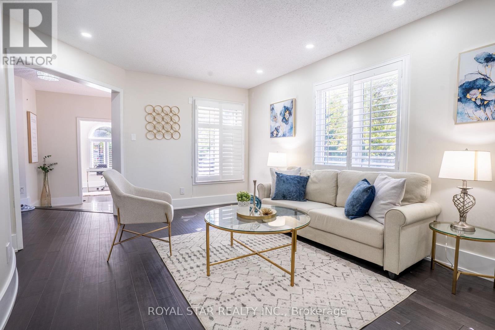 22 Livingston Drive, Caledon, ON - Indoor Photo Showing Living Room