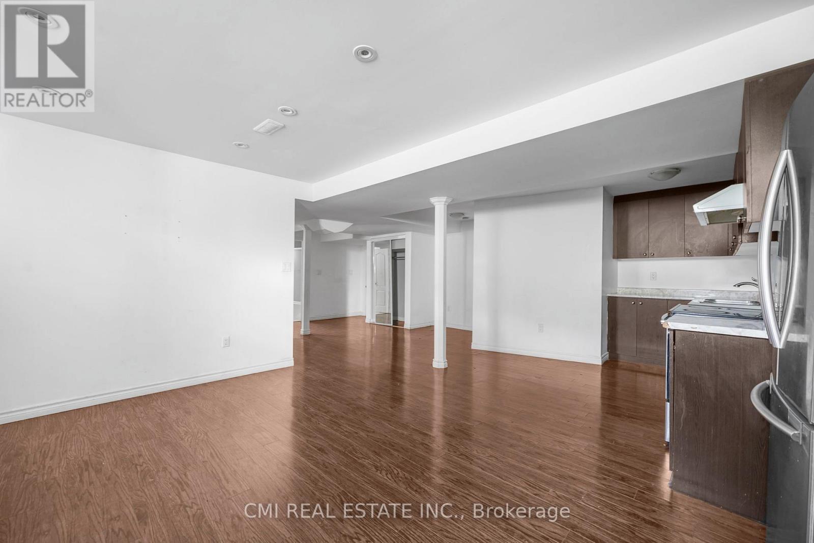 5 Decorso Drive N, Brampton, ON - Indoor Photo Showing Other Room