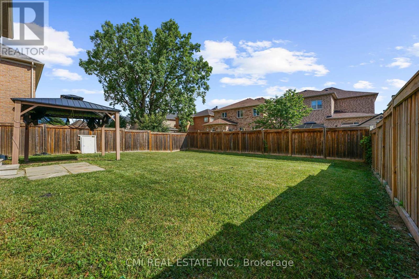 5 Decorso Drive N, Brampton, ON - Outdoor With Backyard