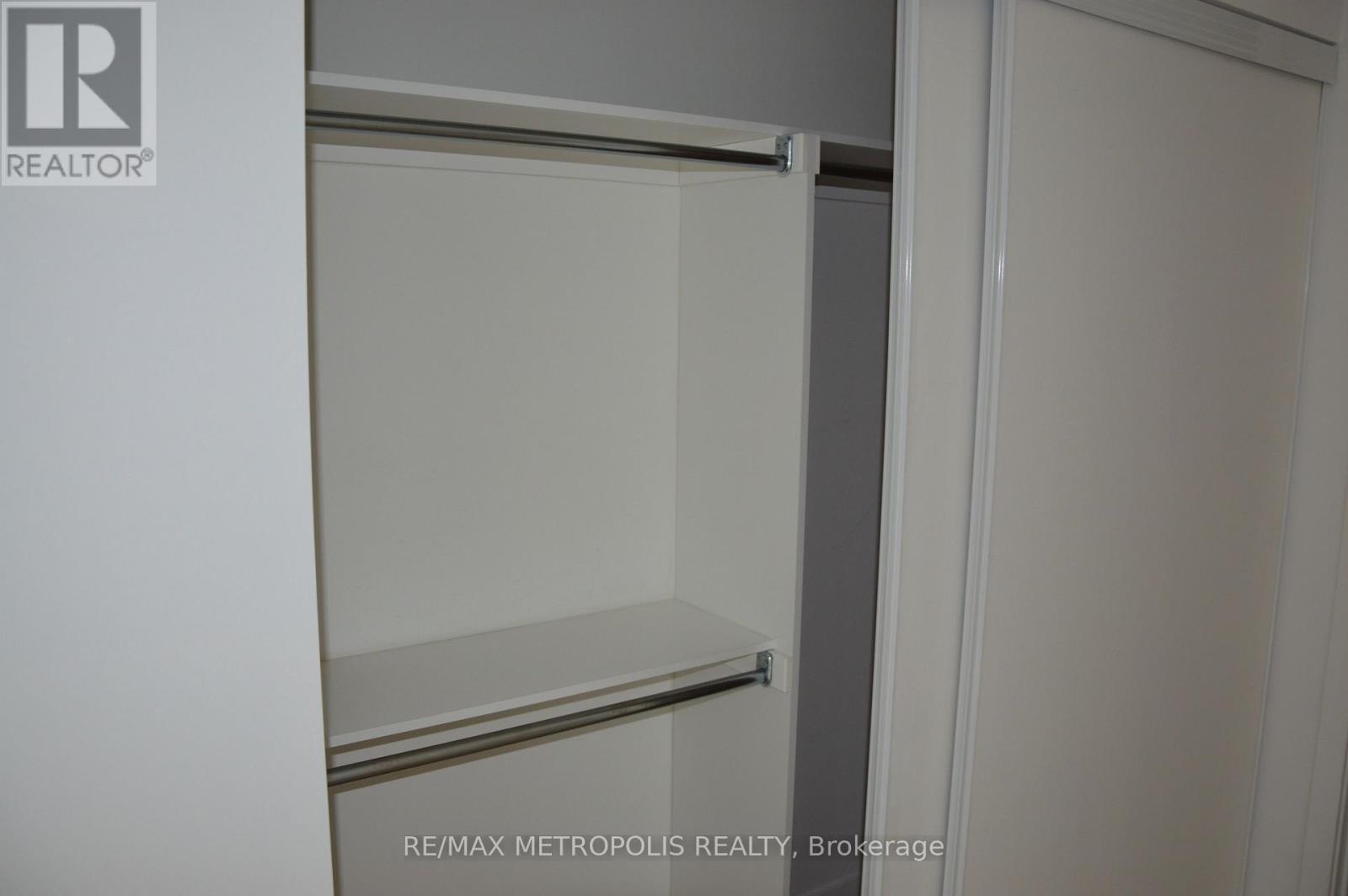 203 - 335 Wheat Boom Drive, Oakville, ON -