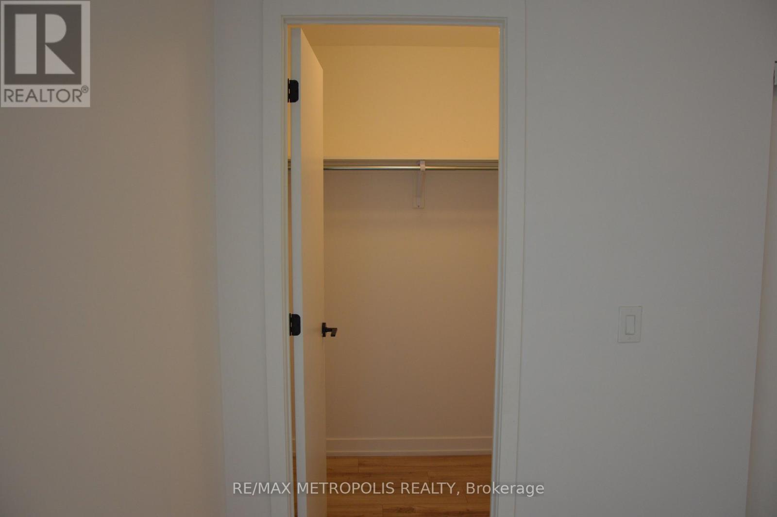 203 - 335 Wheat Boom Drive, Oakville, ON - Photo Showing Other Room