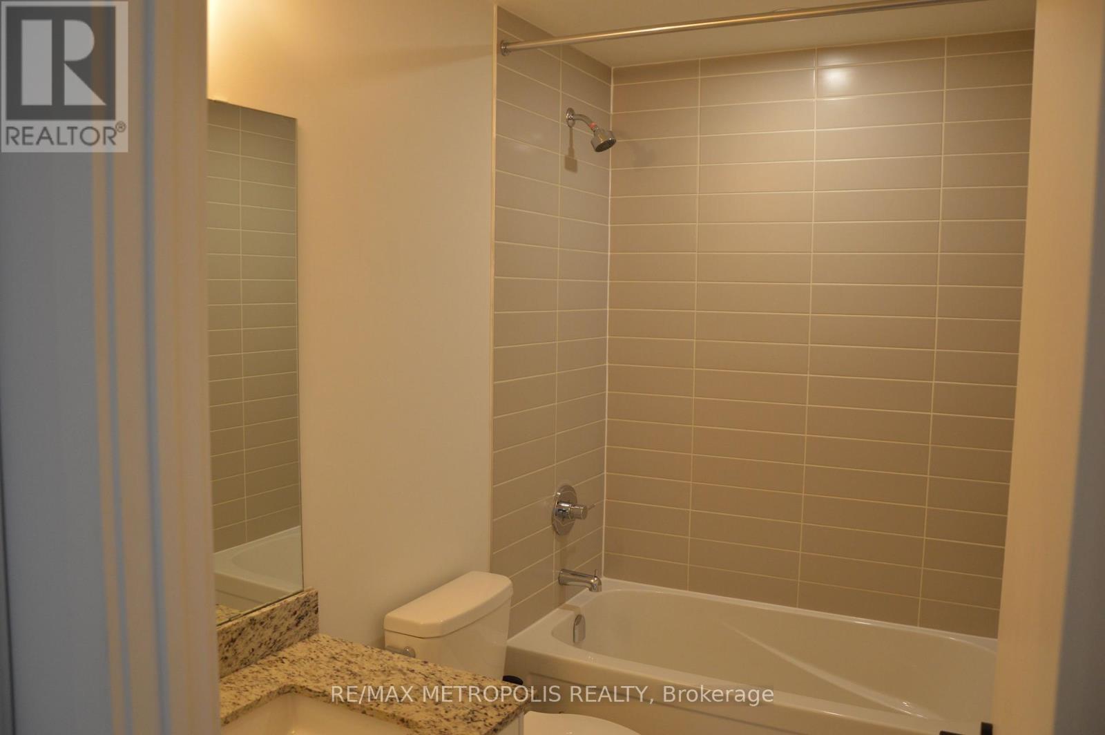 203 - 335 Wheat Boom Drive, Oakville, ON - Indoor Photo Showing Bathroom
