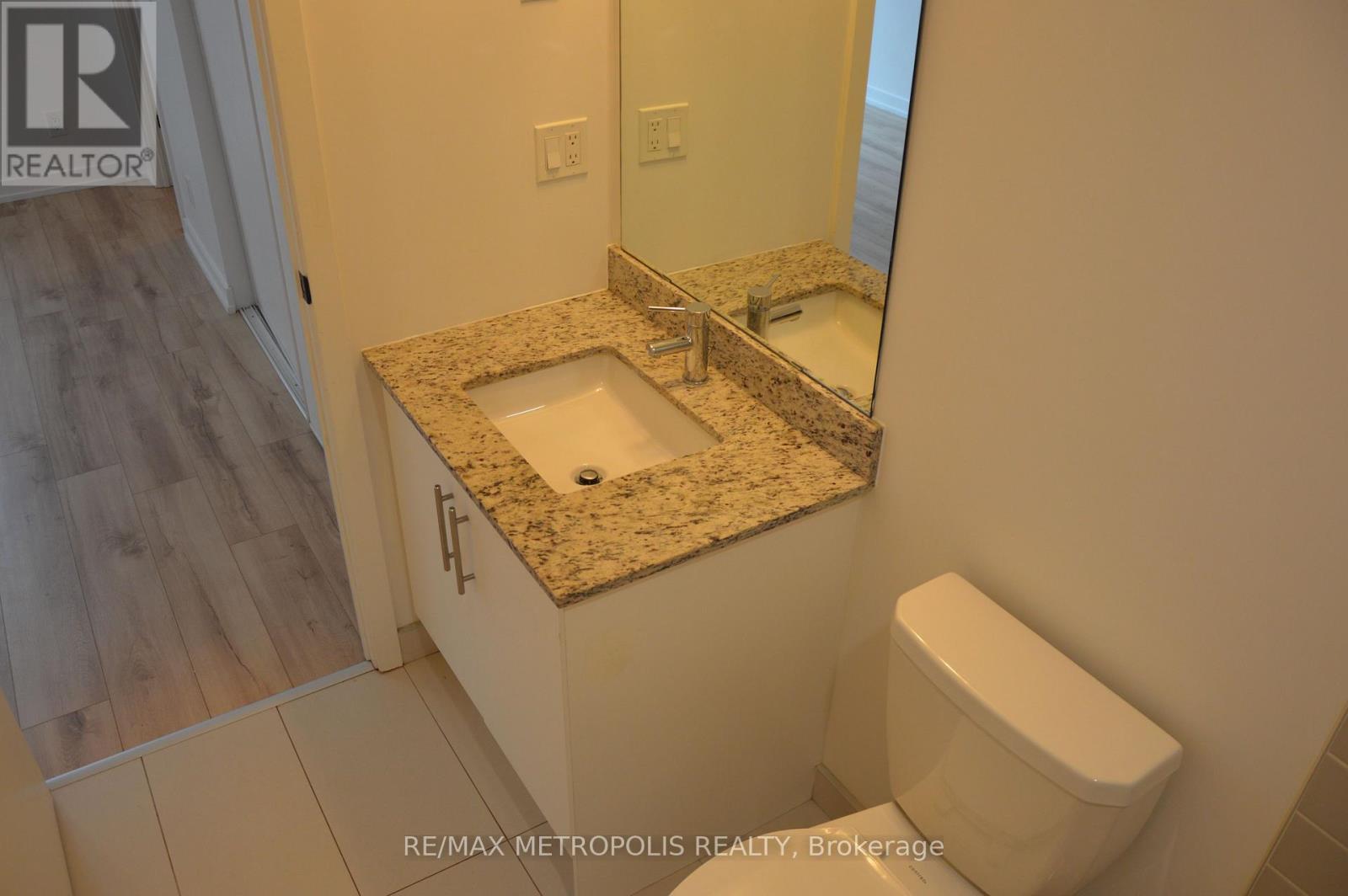 203 - 335 Wheat Boom Drive, Oakville, ON - Indoor Photo Showing Bathroom