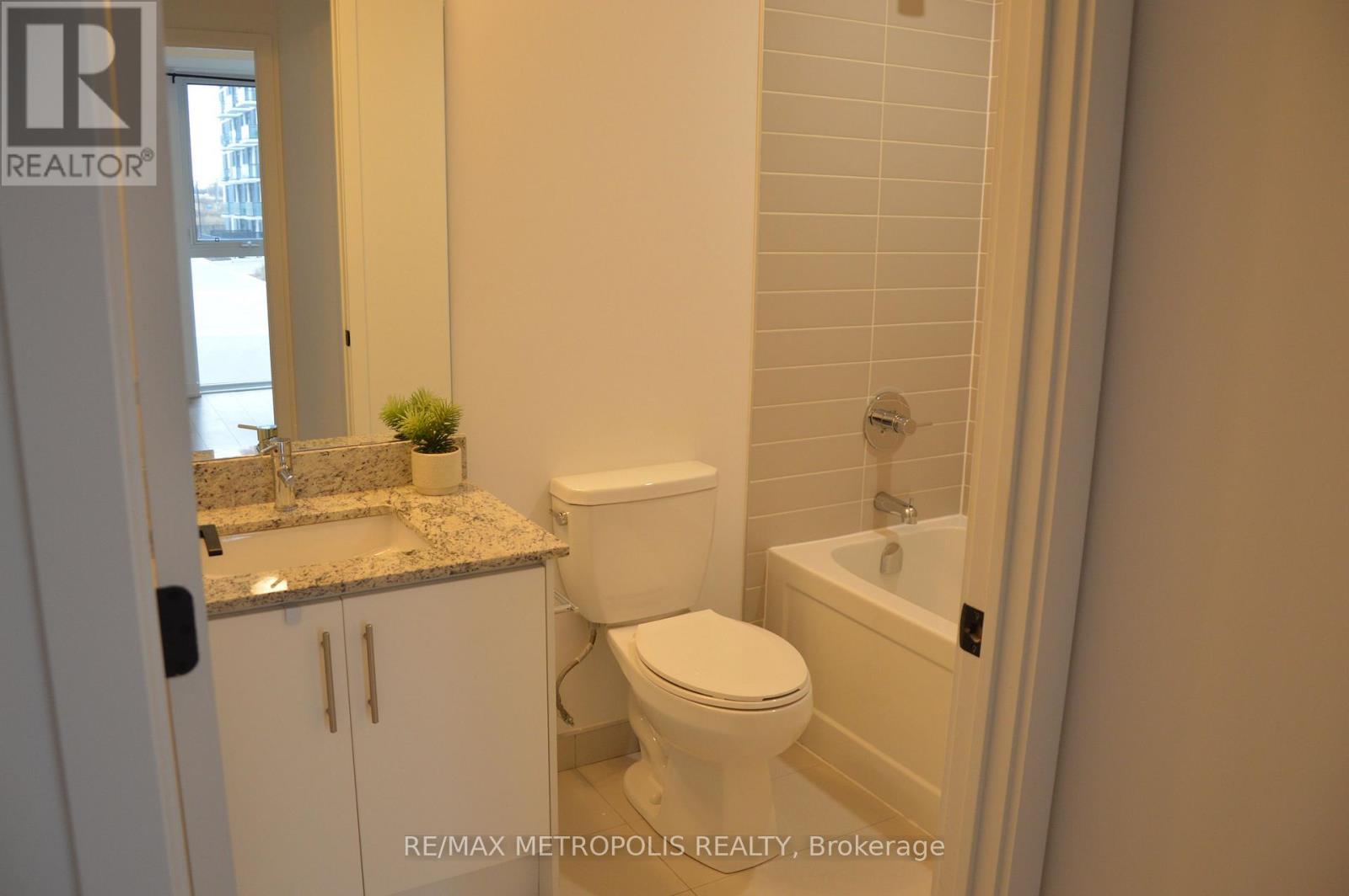 203 - 335 Wheat Boom Drive, Oakville, ON - Indoor Photo Showing Bathroom