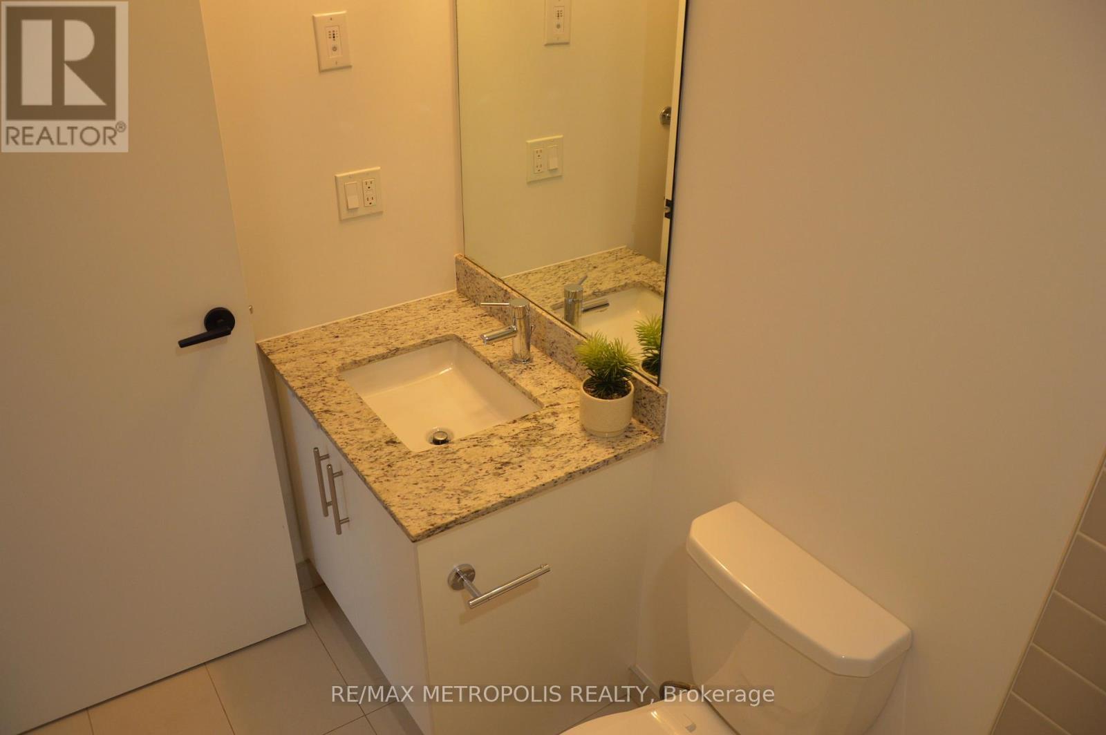 203 - 335 Wheat Boom Drive, Oakville, ON - Indoor Photo Showing Bathroom