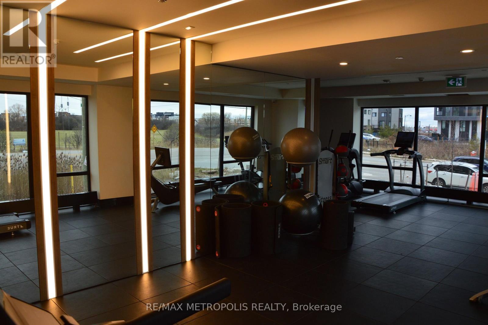 203 - 335 Wheat Boom Drive, Oakville, ON - Indoor Photo Showing Other Room