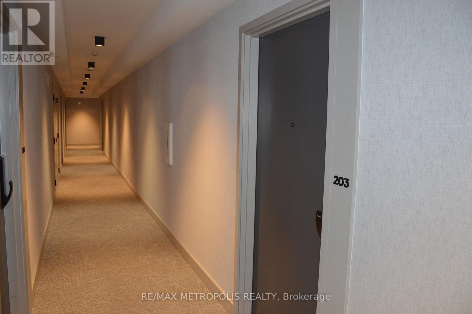 203 - 335 Wheat Boom Drive, Oakville, ON - Photo Showing Other Room