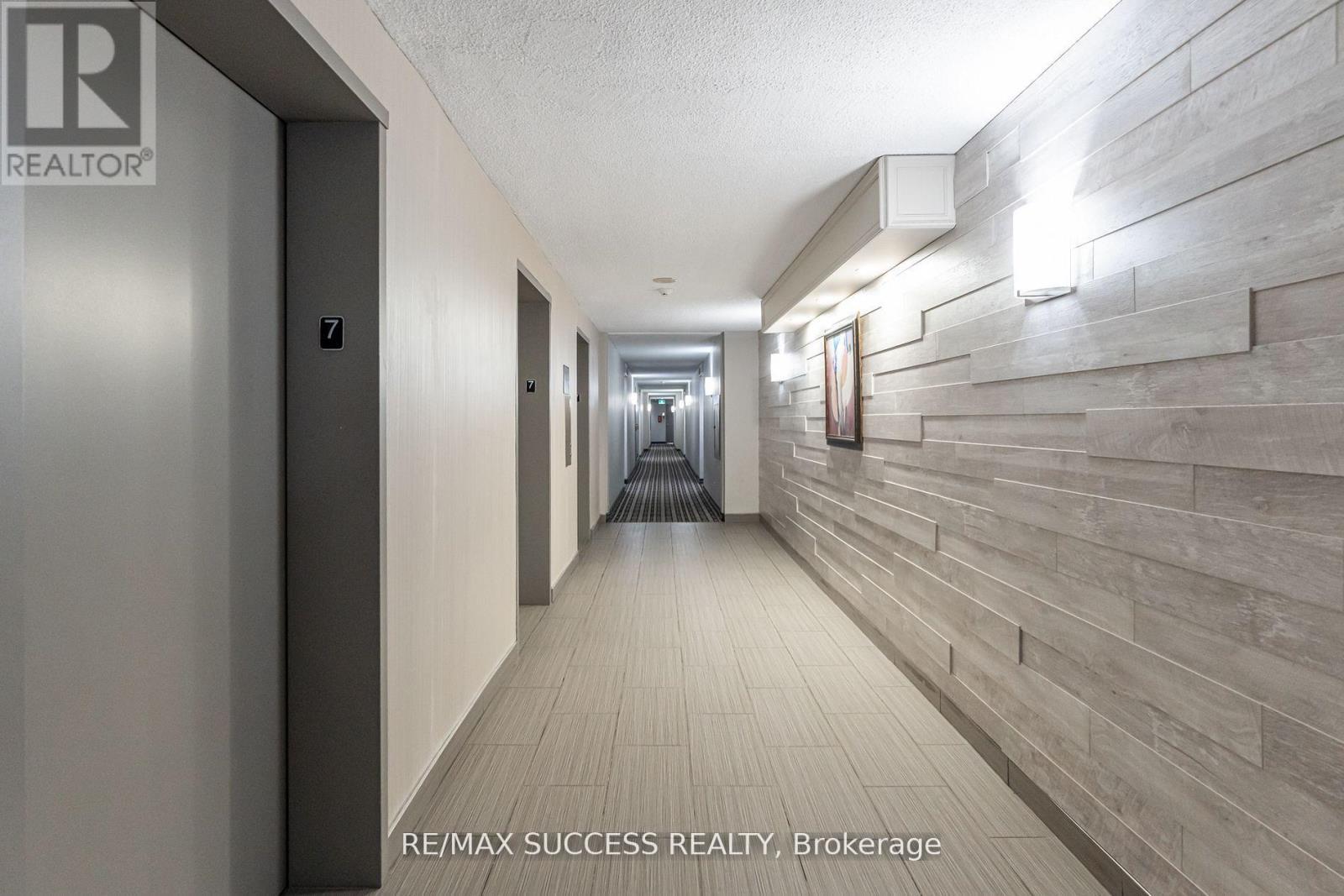 713 - 145 Hillcrest Avenue, Mississauga, ON - Indoor Photo Showing Other Room