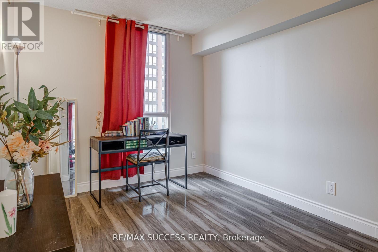 713 - 145 Hillcrest Avenue, Mississauga, ON - Indoor Photo Showing Office