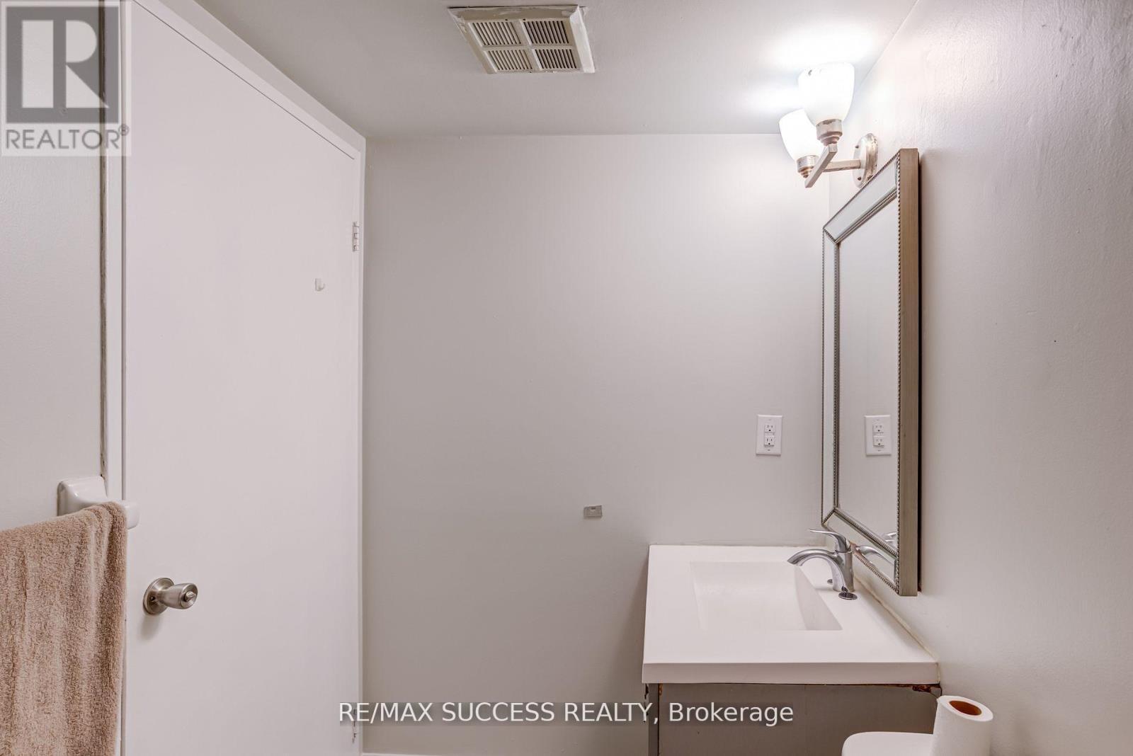 713 - 145 Hillcrest Avenue, Mississauga, ON -