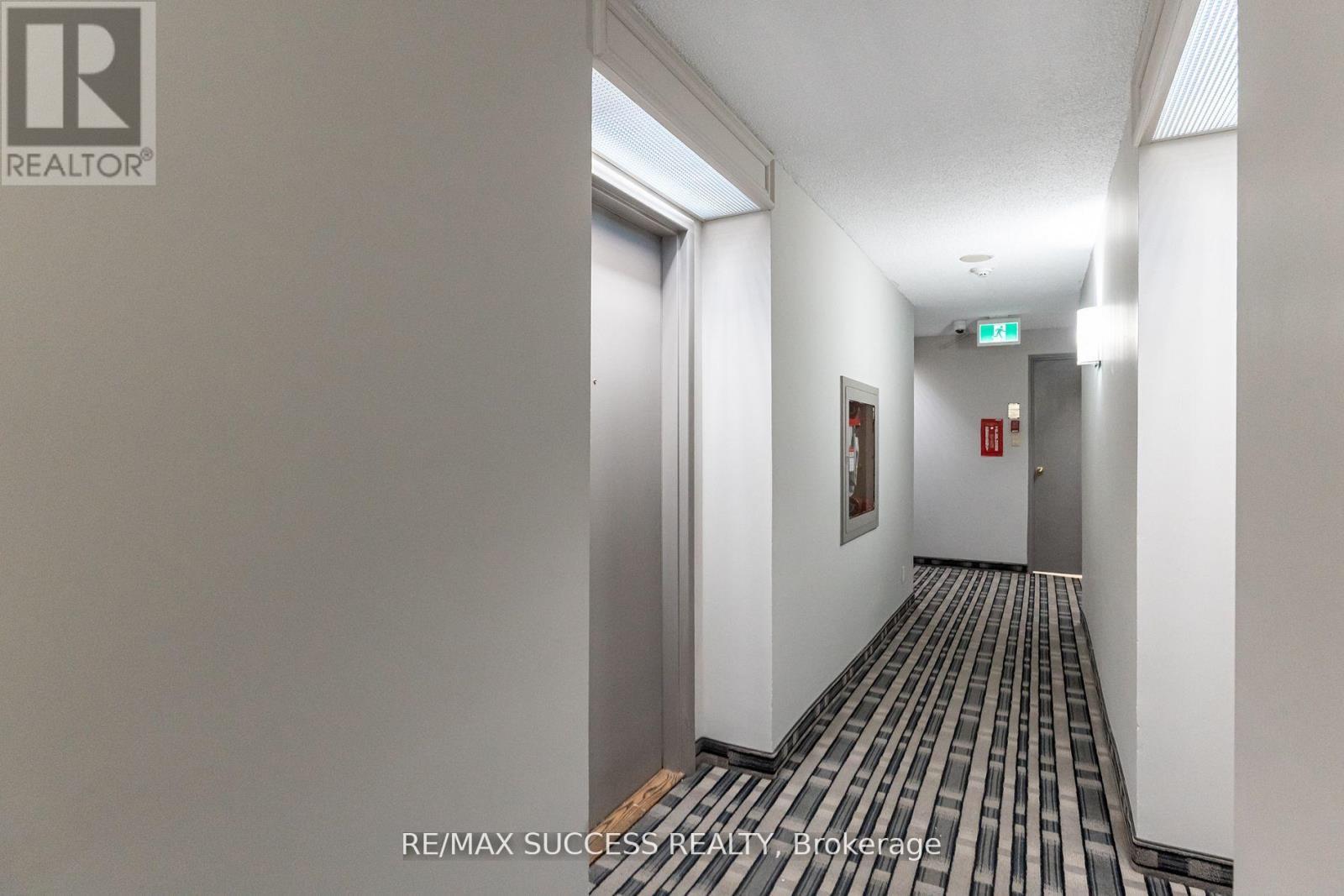 713 - 145 Hillcrest Avenue, Mississauga, ON - Indoor Photo Showing Other Room