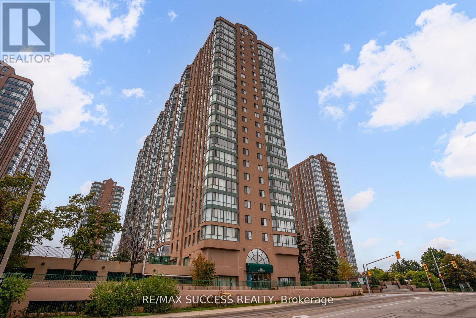 713 - 145 Hillcrest Avenue, Mississauga, ON - Outdoor With Facade