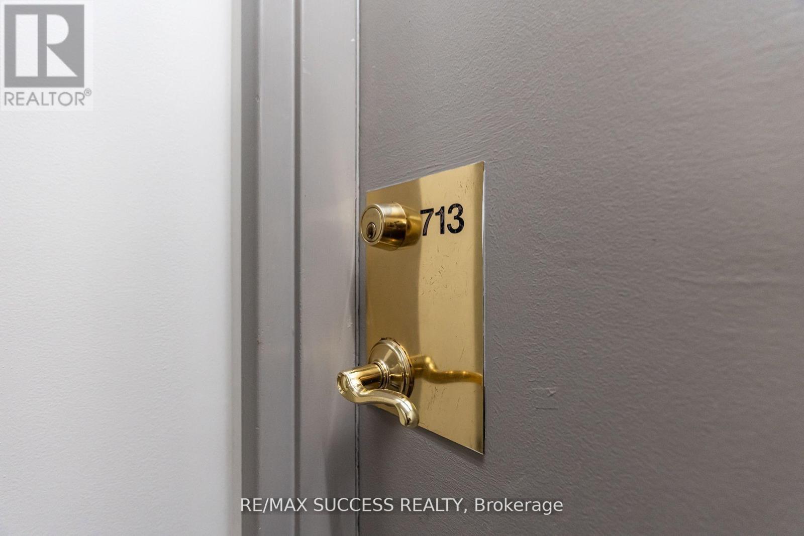 713 - 145 Hillcrest Avenue, Mississauga, ON -