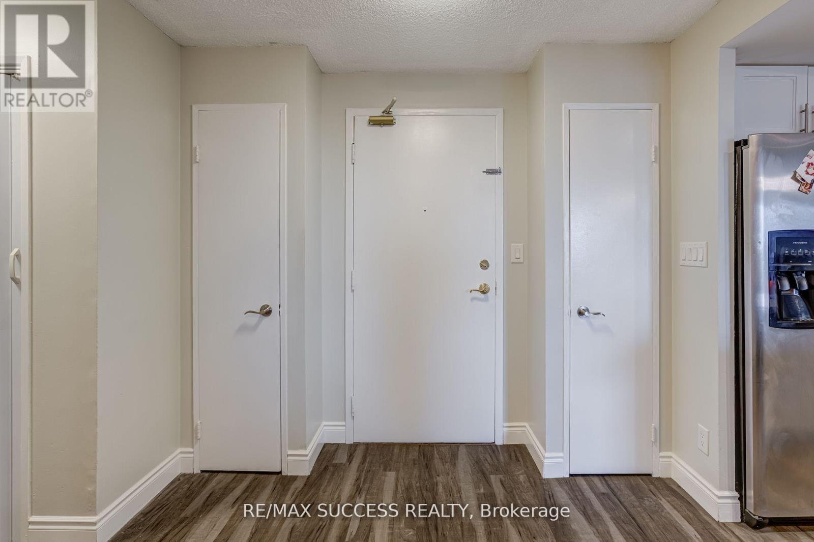 713 - 145 Hillcrest Avenue, Mississauga, ON - Indoor Photo Showing Other Room