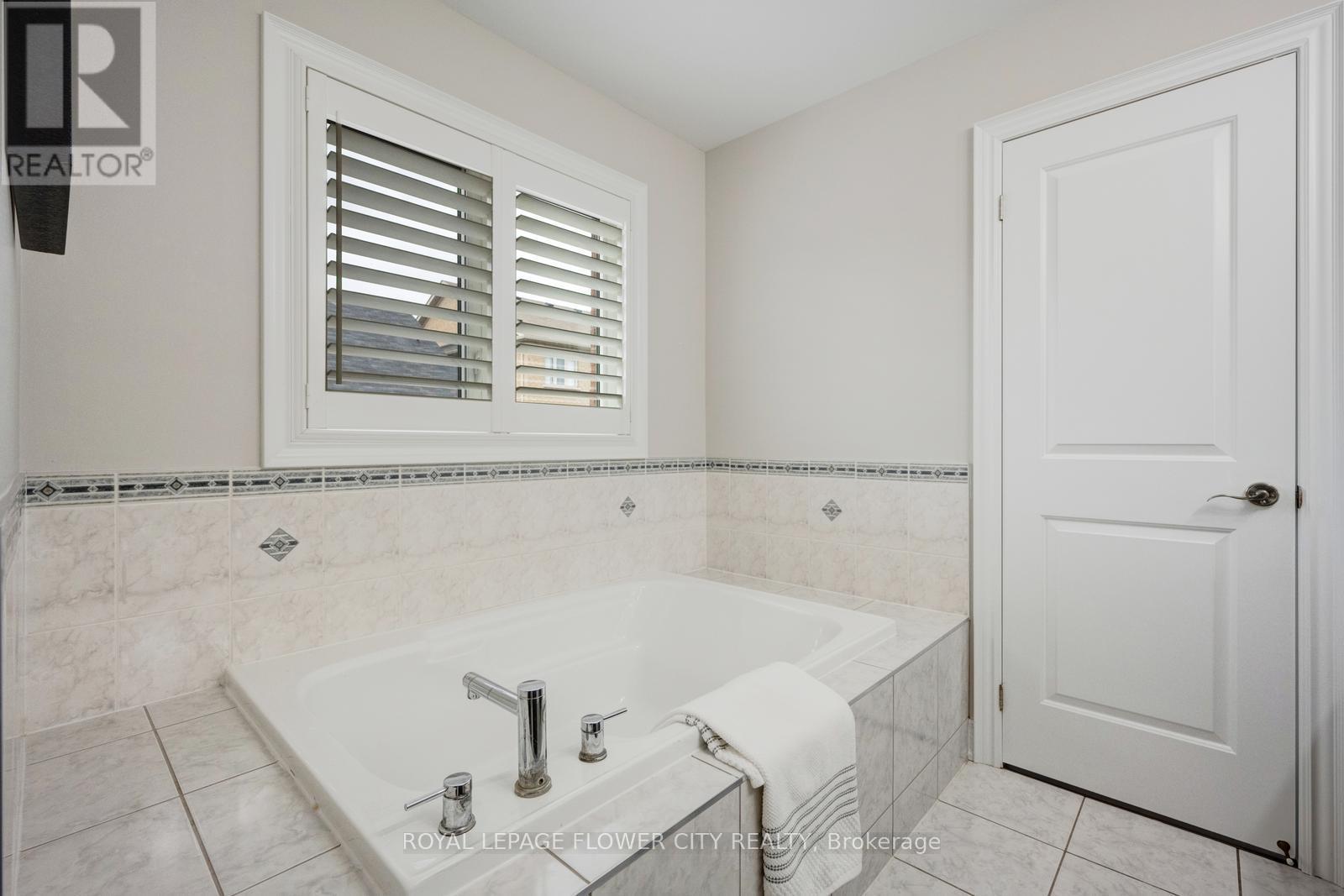 6 Villadowns Trail, Brampton, ON - Indoor Photo Showing Bathroom