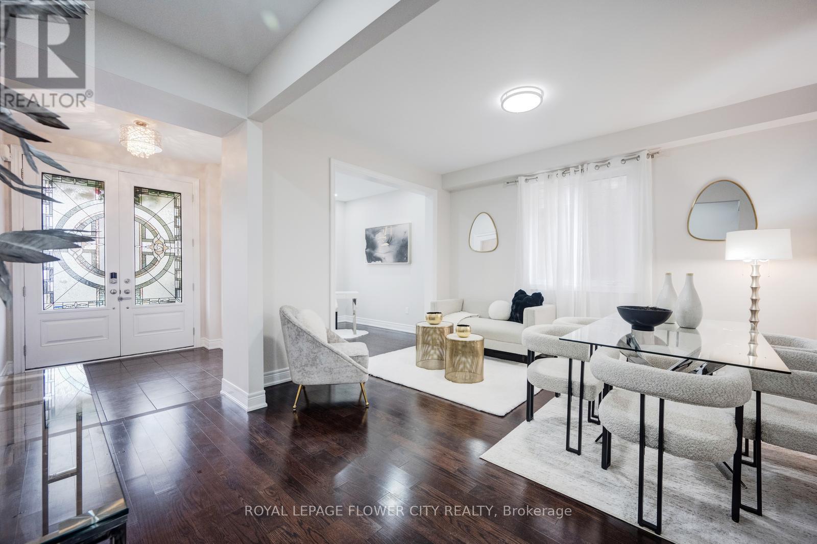 6 Villadowns Trail, Brampton, ON - Indoor Photo Showing Dining Room