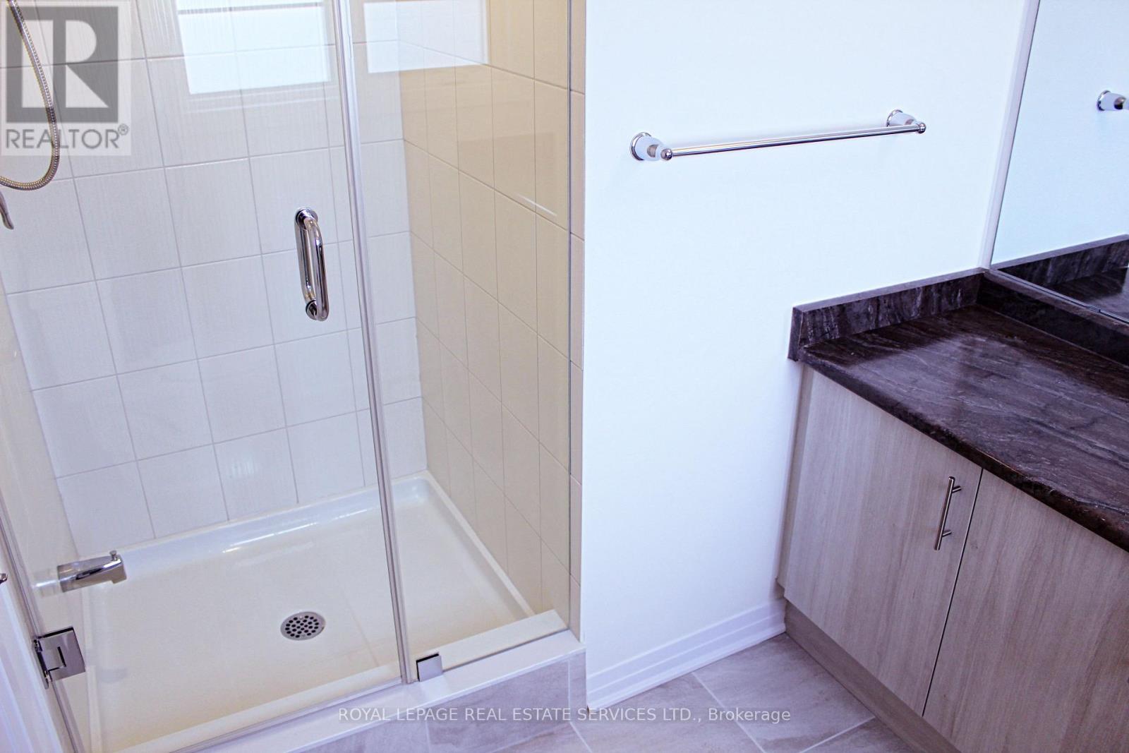 29 Greig Street, Brantford, ON - Indoor Photo Showing Bathroom