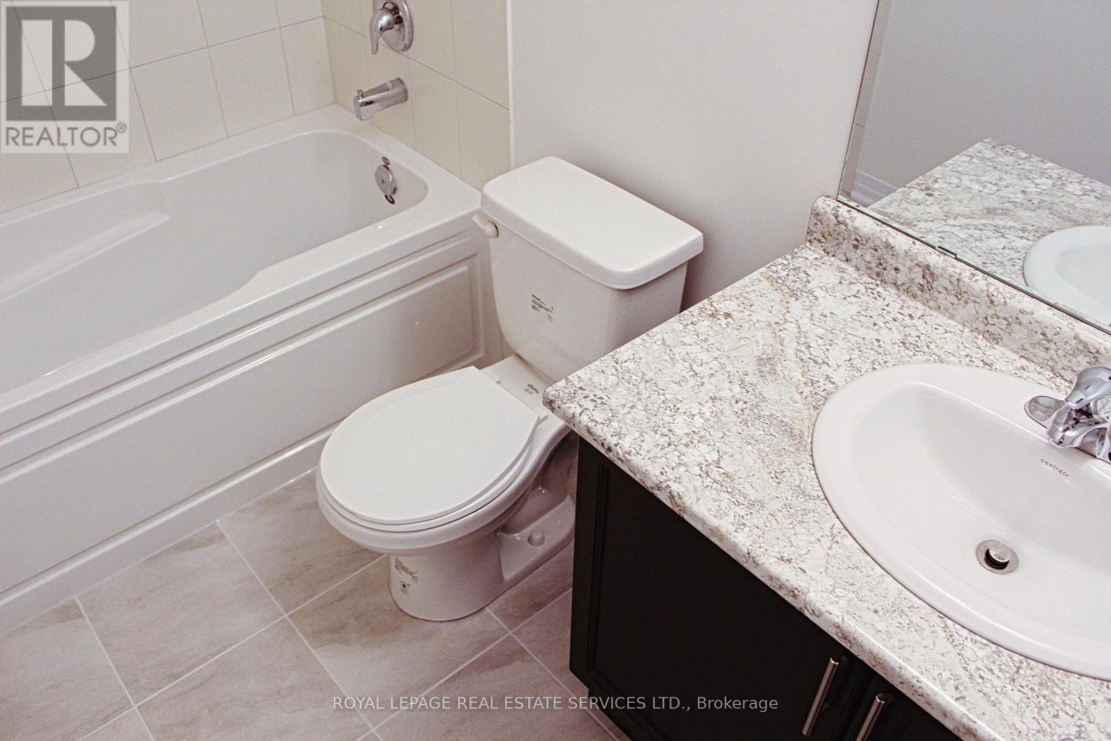 29 Greig Street, Brantford, ON - Indoor Photo Showing Bathroom