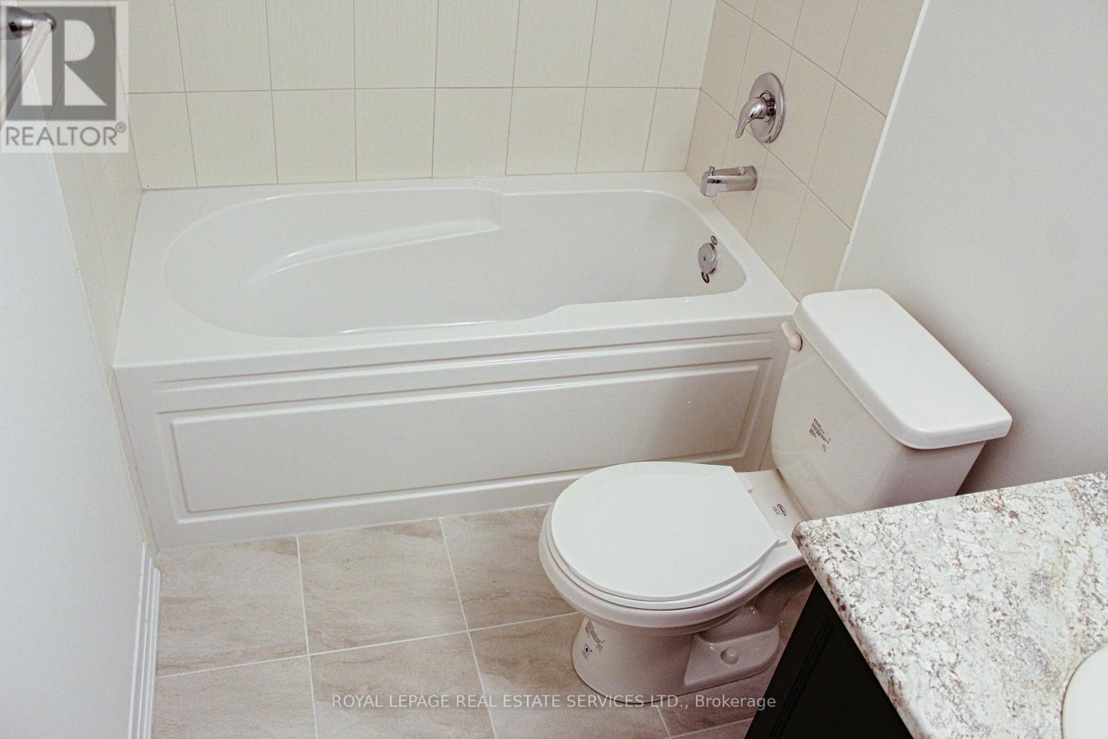 29 Greig Street, Brantford, ON - Indoor Photo Showing Bathroom